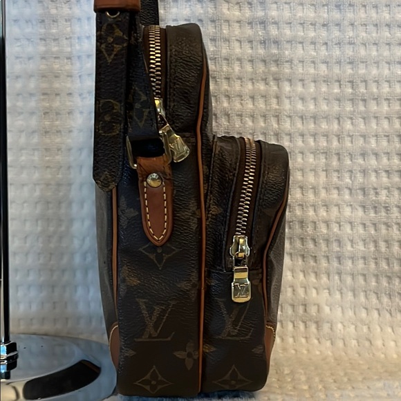 Louis Vuitton Amazon Crossbody Bag - Picture 5 of 14